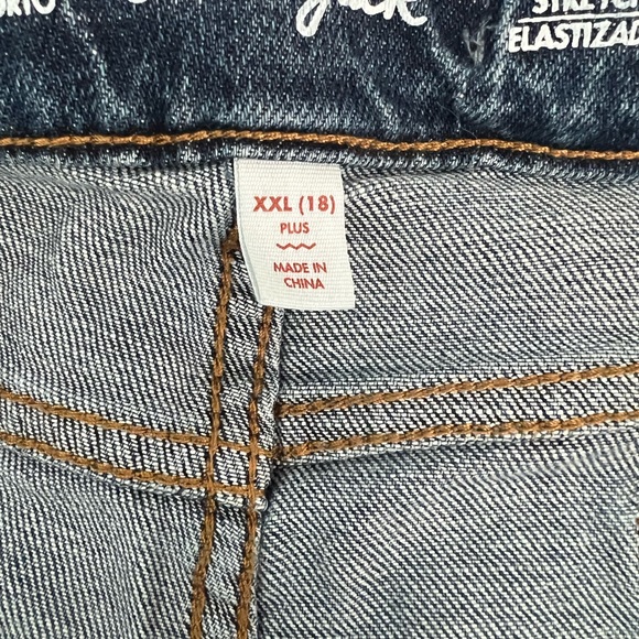 Girls Shorts - Picture 3 of 6